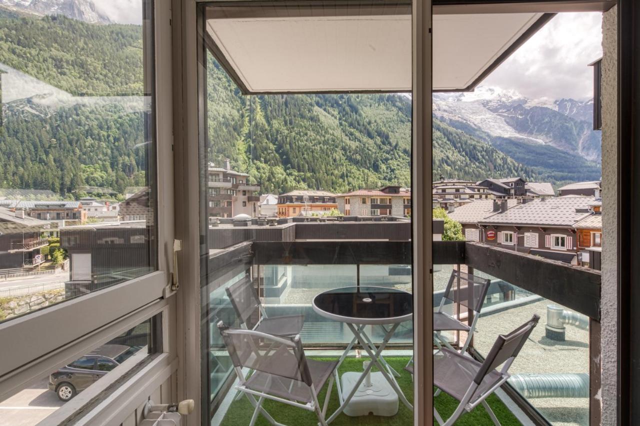 شقة Le Petit Balcon Avec Vue Sur Le Mont-Blanc 2 Etoiles شامونكس المظهر الخارجي الصورة